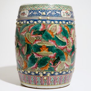 Un tabouret en porcelaine de Chine famille rose à décor d'oiseaux et fleurs de lotus, 19ème — photo 4