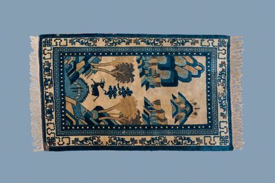 Un tapis en soie de Pékin à décor d'un cerf dans un paysage, Chine, 19ème