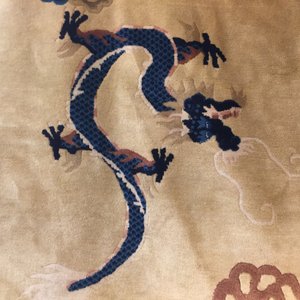 Un tapis Ningxia à décor de dragons, Chine, vers 1900 — photo 3