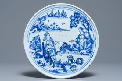 Un tazza à décor romantique en faïence de Nevers en bleu et blanc, fin du 17ème