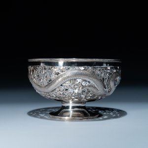 Un tazza et une coupe tripode à anse en argent, Sing Fat, Canton ou Shanghai, Chine, 19/20ème — photo 12