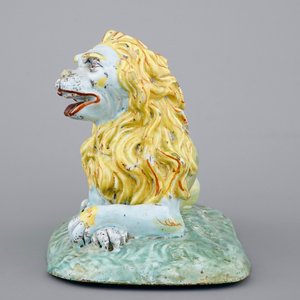 Un très beau modèle d'un lion en faïence de Bruxelles, 18ème — photo 3
