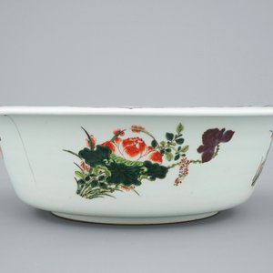 Un très grand bol en porcelaine de Chine famille verte, 19/20ème — photo 4