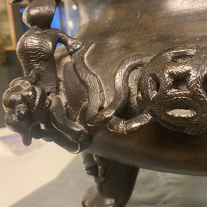 Un très grand brûle-parfum couvert en bronze, Chine, marque de Xuande, Ming — photo 41