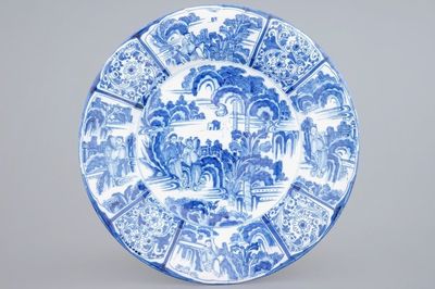 Un très grand plat en faïence de Delft bleu et blanc de style chinoiserie, fin du 17ème