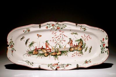 Un très grand plat oval en faïence de Luneville à décor de pêcheurs chinois, Luneville, 18ème