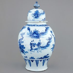 Un très grand vase au décor de chinoiserie en faïence de Nevers, 17ème — photo 4