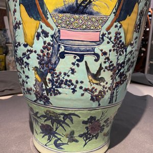 Un très grand vase couvert en porcelaine de Chine famille rose à fond turquoise, 19ème — photo 17