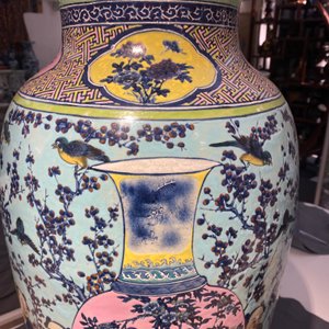 Un très grand vase couvert en porcelaine de Chine famille rose à fond turquoise, 19ème — photo 30