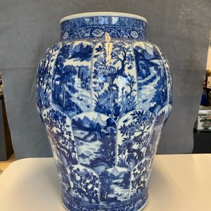 Un très grand vase en porcelaine de Chine en bleu et blanc, Kangxi — photo 22