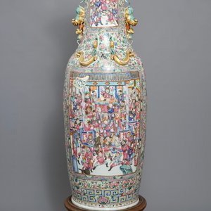 Un très grand vase en porcelaine de Chine famille rose, 19ème — photo 1
