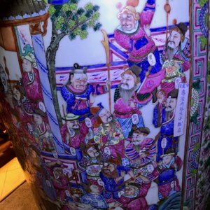 Un très grand vase en porcelaine de Chine famille rose, 19ème — photo 27