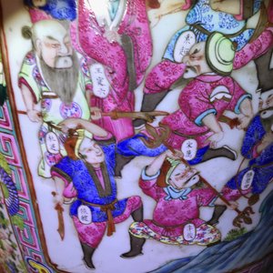 Un très grand vase en porcelaine de Chine famille rose, 19ème — photo 31