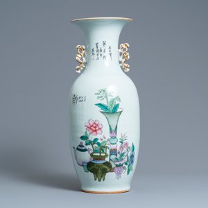 Un vase à décor biface en porcelaine de Chine famille rose, 19/20ème — photo 3