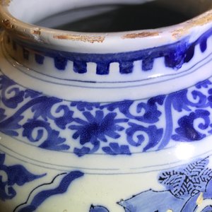 Un vase à décor de chinoiserie en faïence de Delft en bleu et blanc, fin du 17ème — photo 6