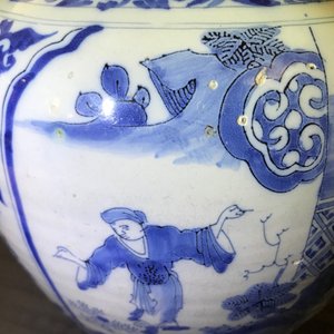 Un vase à décor de chinoiserie en faïence de Delft en bleu et blanc, fin du 17ème — photo 10