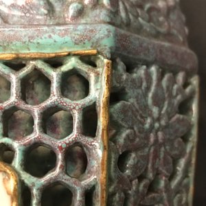 Un vase ajouré en porcelaine de Chine qianjiang cai à fond 'oeuf de caille', 19ème — photo 18