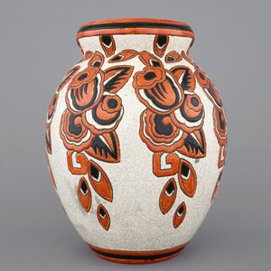 Un vase Art Déco par Charles Catteau pour Boch Kéramis au décor floral craquelé, ca. 1930 — photo 3
