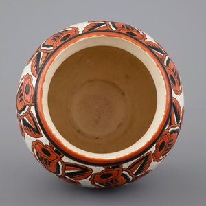 Un vase Art Déco par Charles Catteau pour Boch Kéramis au décor floral craquelé, ca. 1930 — photo 5