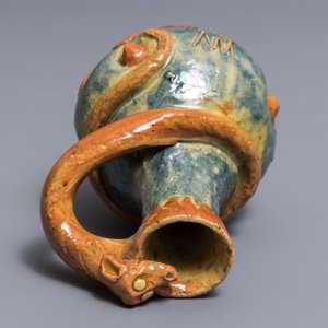 Un vase Art Nouveau en poterie flamande à décor d'un dragon, Leo Maes Vereenoghe, Torhout, 1891-1909 — photo 6