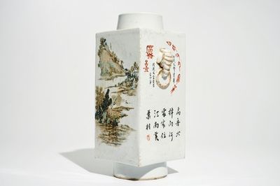 Un vase carré aux paysages en porcelaine de Chine qianjiang cai, 20ème