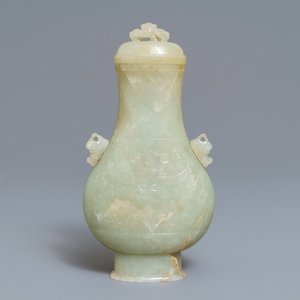 Un vase couvert de forme archaïque en jade céladon, Chine, 19ème — photo 1