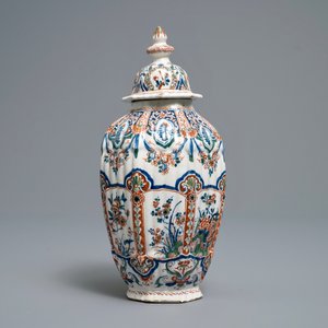Un vase couvert en faïence de Delft en palette cachemire, 17/18ème — photo 2