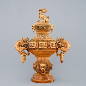 Un vase couvert en ivoire sculpté, Chine, 19ème — photo 1