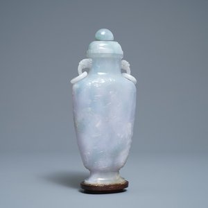 Un vase couvert en jade sculpté à décor d'immortels, Chine, 19ème — photo 1
