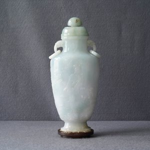 Un vase couvert en jade sculpté à décor d'immortels, Chine, 19ème — photo 8