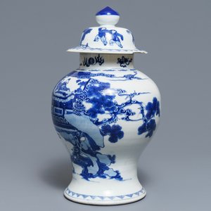 Un vase couvert en porcelaine de Chine bleu et blanc, 19ème — photo 3
