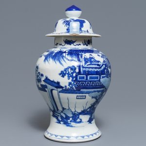 Un vase couvert en porcelaine de Chine bleu et blanc, 19ème — photo 4