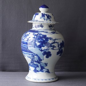 Un vase couvert en porcelaine de Chine bleu et blanc, 19ème — photo 9