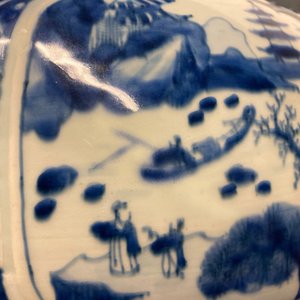 Un vase couvert en porcelaine de Chine en bleu et blanc, Kangxi — photo 19