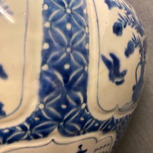 Un vase couvert en porcelaine de Chine en bleu et blanc, Kangxi — photo 29
