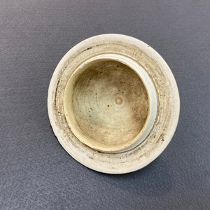 Un vase couvert en porcelaine de Chine en bleu et blanc, Kangxi — photo 14