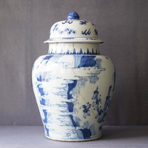 Un vase couvert en porcelaine de Chine en bleu et blanc, Kangxi — photo 8