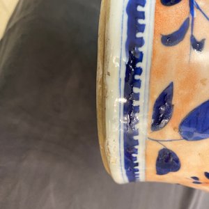 Un vase couvert en porcelaine de Chine en bleu et blanc surdécoré, 19ème — photo 9