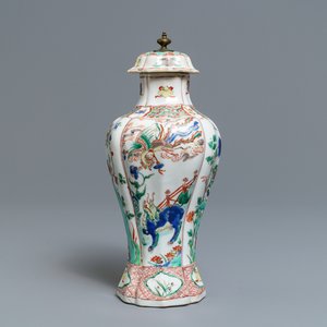 Un vase couvert en porcelaine de Chine famille verte, Kangxi — photo 1