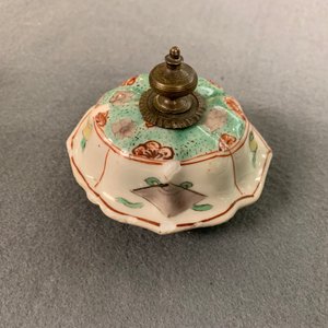 Un vase couvert en porcelaine de Chine famille verte, Kangxi — photo 25