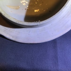 Un vase couvert en porcelaine de Chine wucai à décor de garçons jouants, époque Transition — photo 23