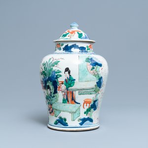 Un vase couvert en porcelaine de Chine wucai, époque Transition — photo 3