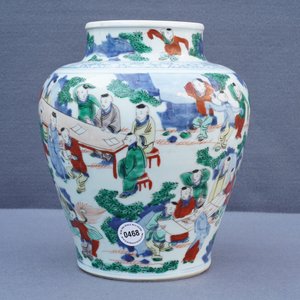 Un vase de forme balustre en porcelaine de Chine wucai à décor '100 garçons', époque Transition — photo 16