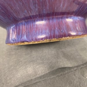Un vase de forme bouteille en porcelaine de Chine à émail flambé, marque de Kangxi, 19ème — photo 14