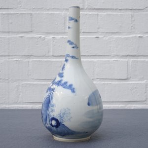 Un vase de forme bouteille en porcelaine de Chine bleu et blanc, 19ème — photo 9