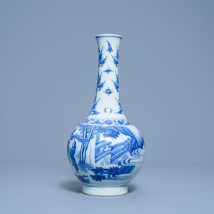 Un vase de forme bouteille en porcelaine de Chine en bleu et blanc, époque Transition — photo 4