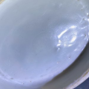 Un vase de forme bouteille en porcelaine de Chine en bleu et blanc, époque Transition — photo 7