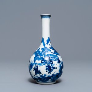 Un vase de forme bouteille en porcelaine de Chine en bleu et blanc, Kangxi — photo 1