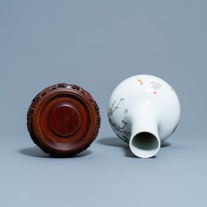 Un vase de forme bouteille en porcelaine de Chine famille rose à décor de cailles, marque de Qianlong, 19ème — photo 6