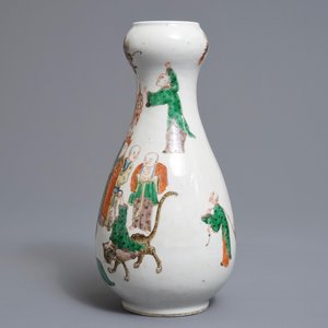 Un vase de forme bouteille en porcelaine de Chine famille verte, 19ème — photo 5